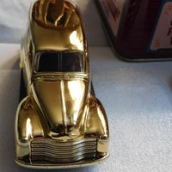 ERTL HERSHEY'S 1950 DIE CAST CHEVY VAN COLLECTIBLE - Picture 7 of 11